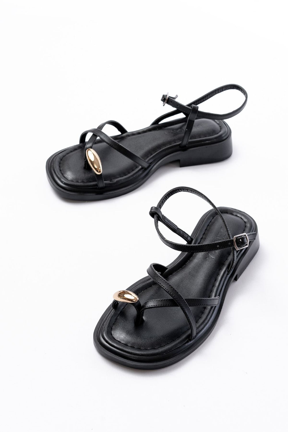 s-101 Sandales femme entre-doigts avec détails en pierres