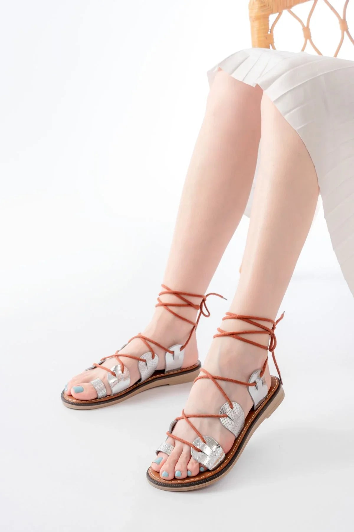 205-01 Sandales femme orthopédiques en cuir véritable avec lanières à la cheville - Justyol
