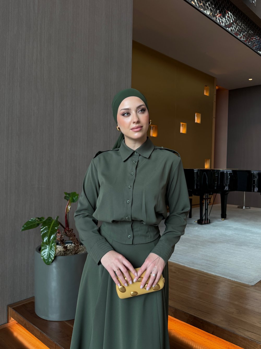 Ensemble femme blouse et jupe fluide – Élégance moderne