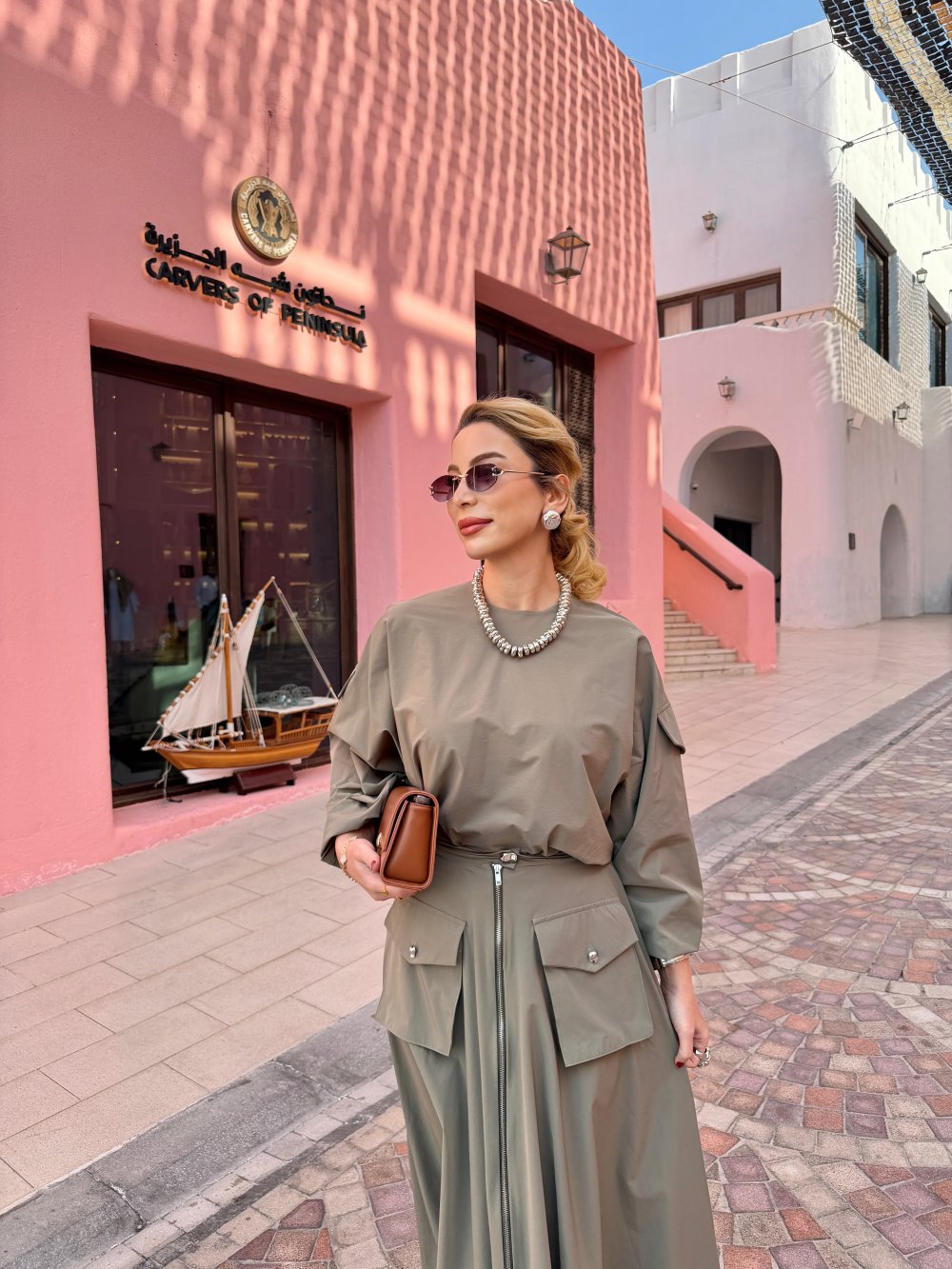 Ensemble femme tunique et jupe zippée – Style moderne avec détails poches