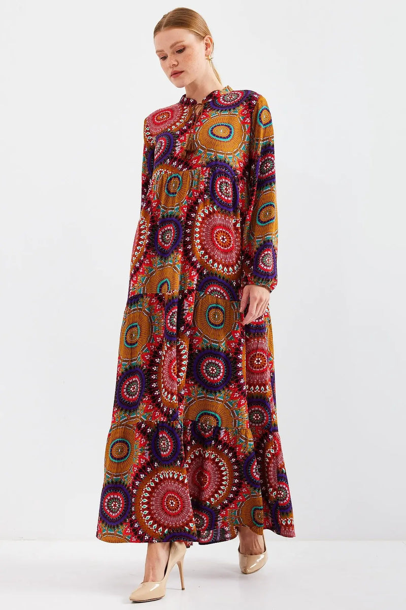فستان نسائي طويل مزين بأربطة علي الياقه - مناسب للمحجبات 1627