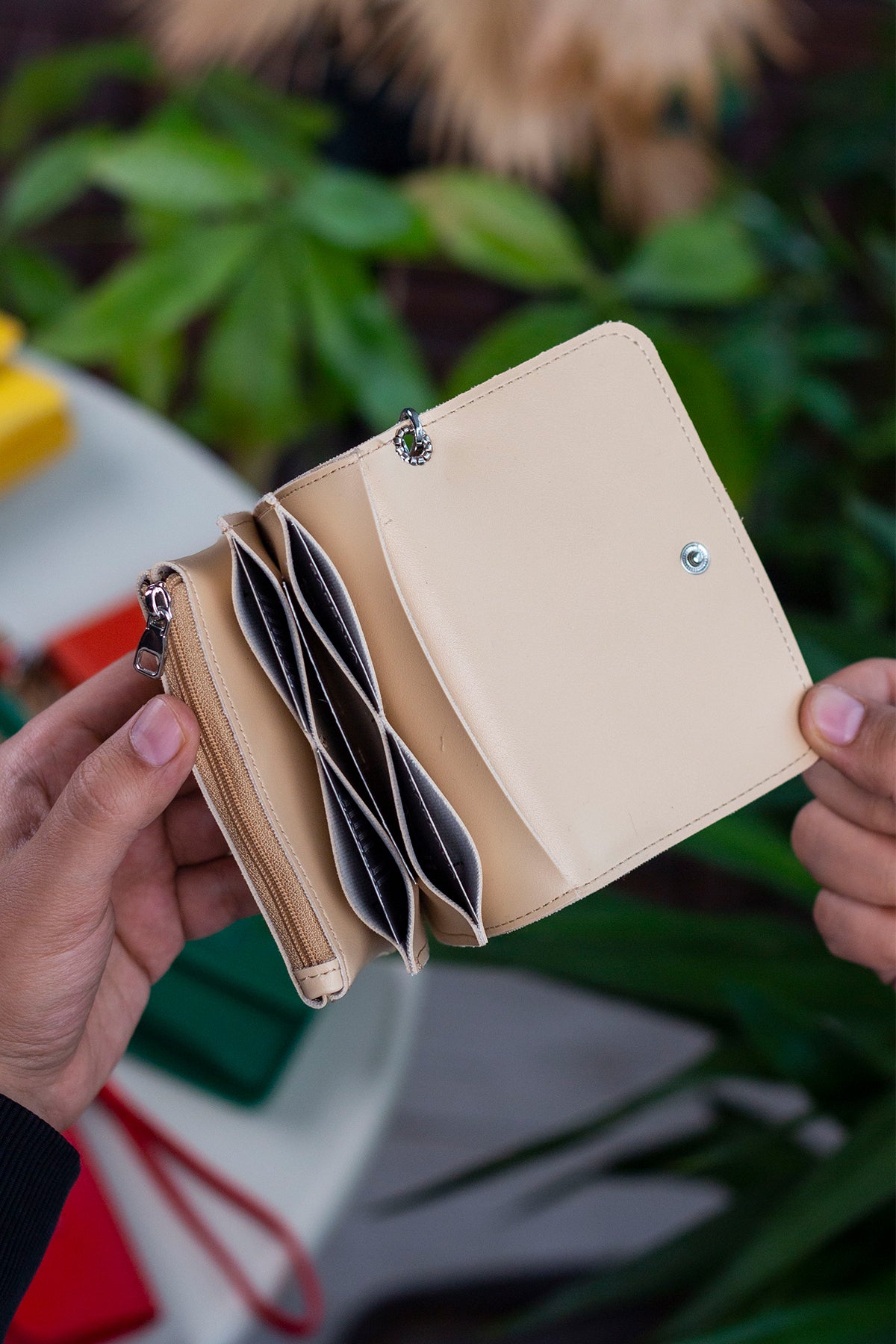 Portefeuille Femme Élégant en Cuir – Multicolore et Pratique