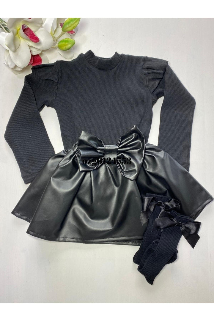 <tc>طقم أطفال بناتي كاجوال - 3 قطع " تنوره + بلوزه ساده + جوارب بشكل ميكي ماوس " </tc>