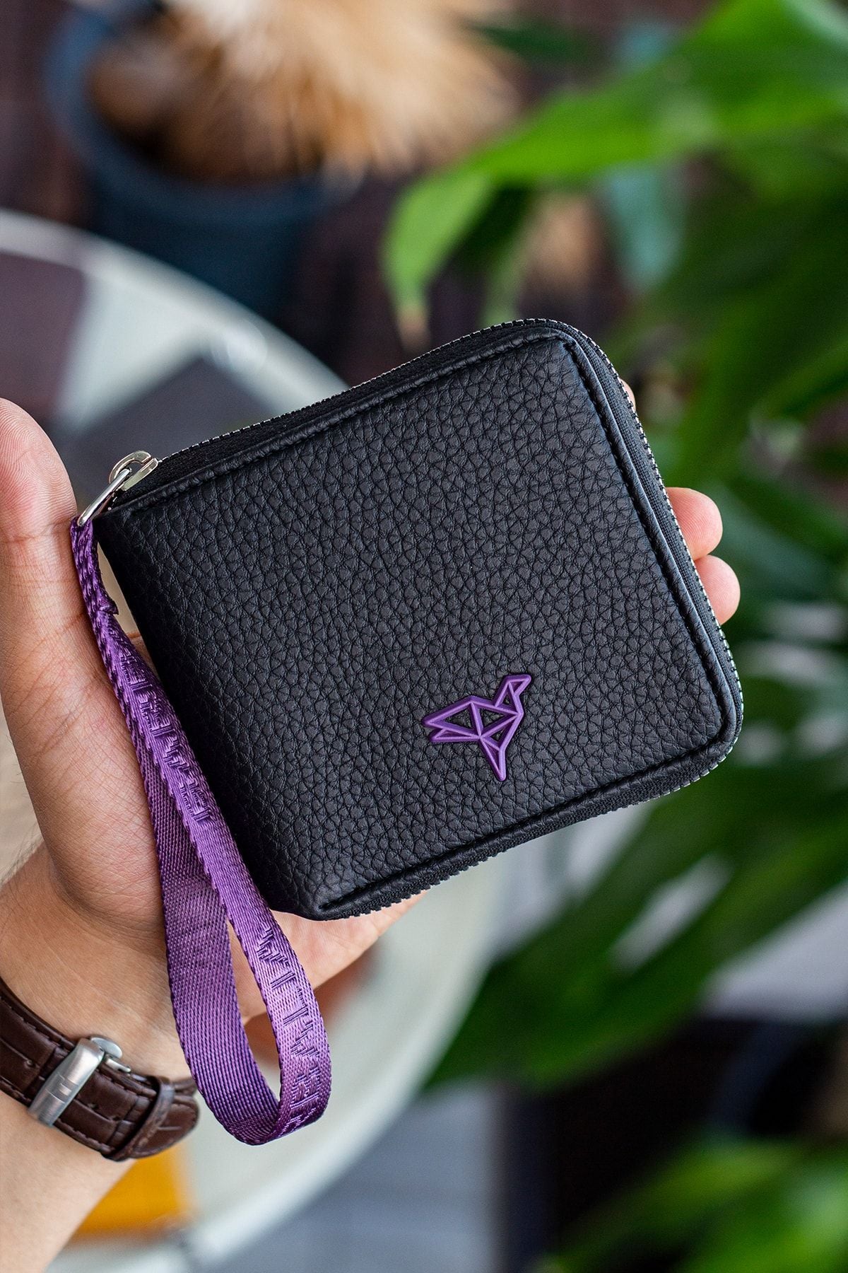 Portefeuille femme zippé fuchsia avec dragonne et porte-monnaie – Nora