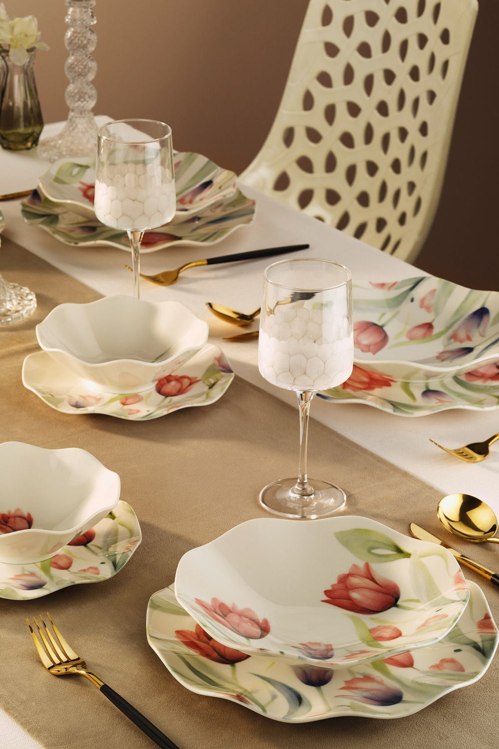 Service de table en porcelaine 4 personnes 12 pièces motif floral – assiettes à soupe, plates et de service
