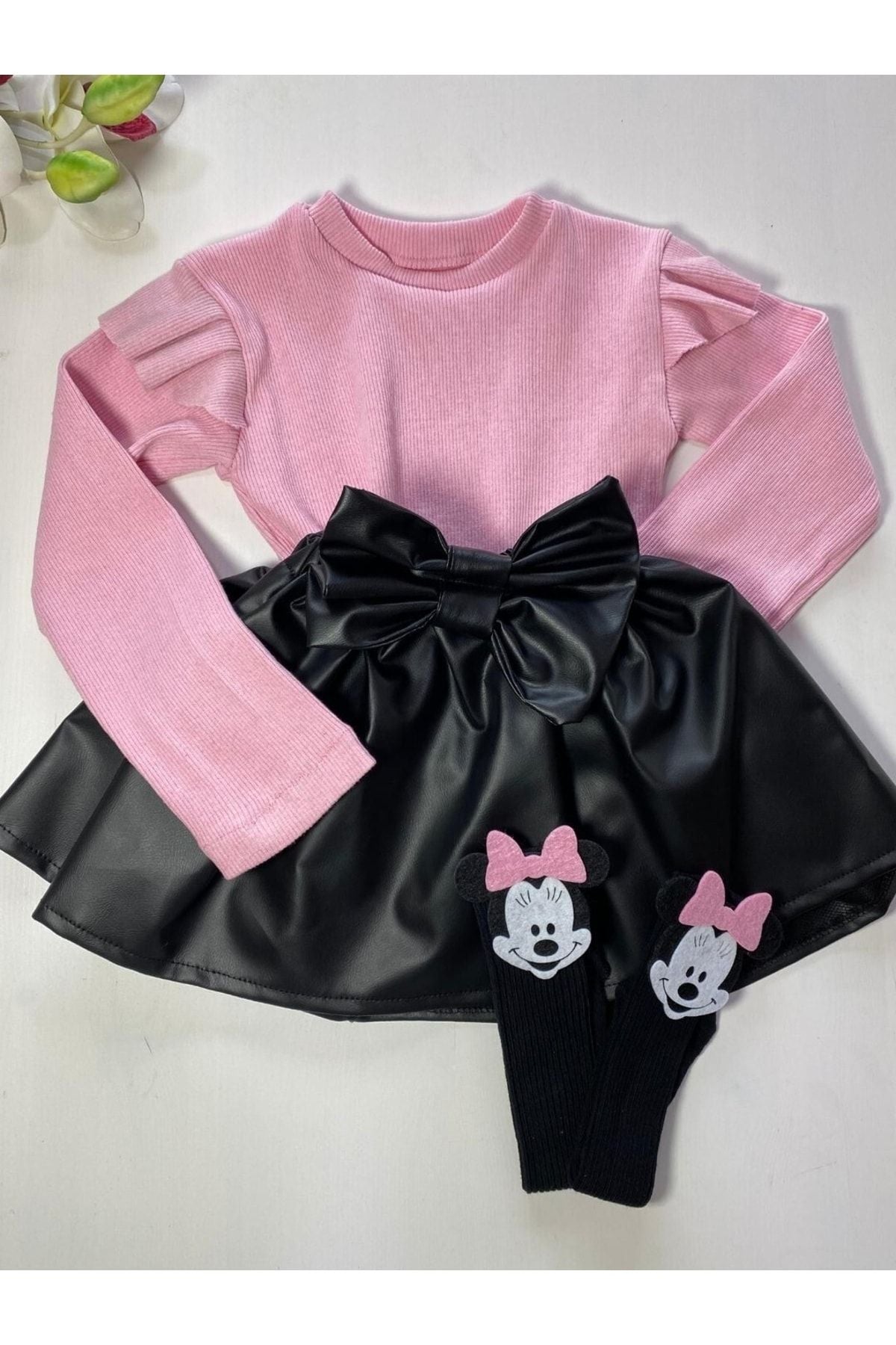 Özge Başaran Leather Skirt, Bodysuit And Knee High Socks - Justyol