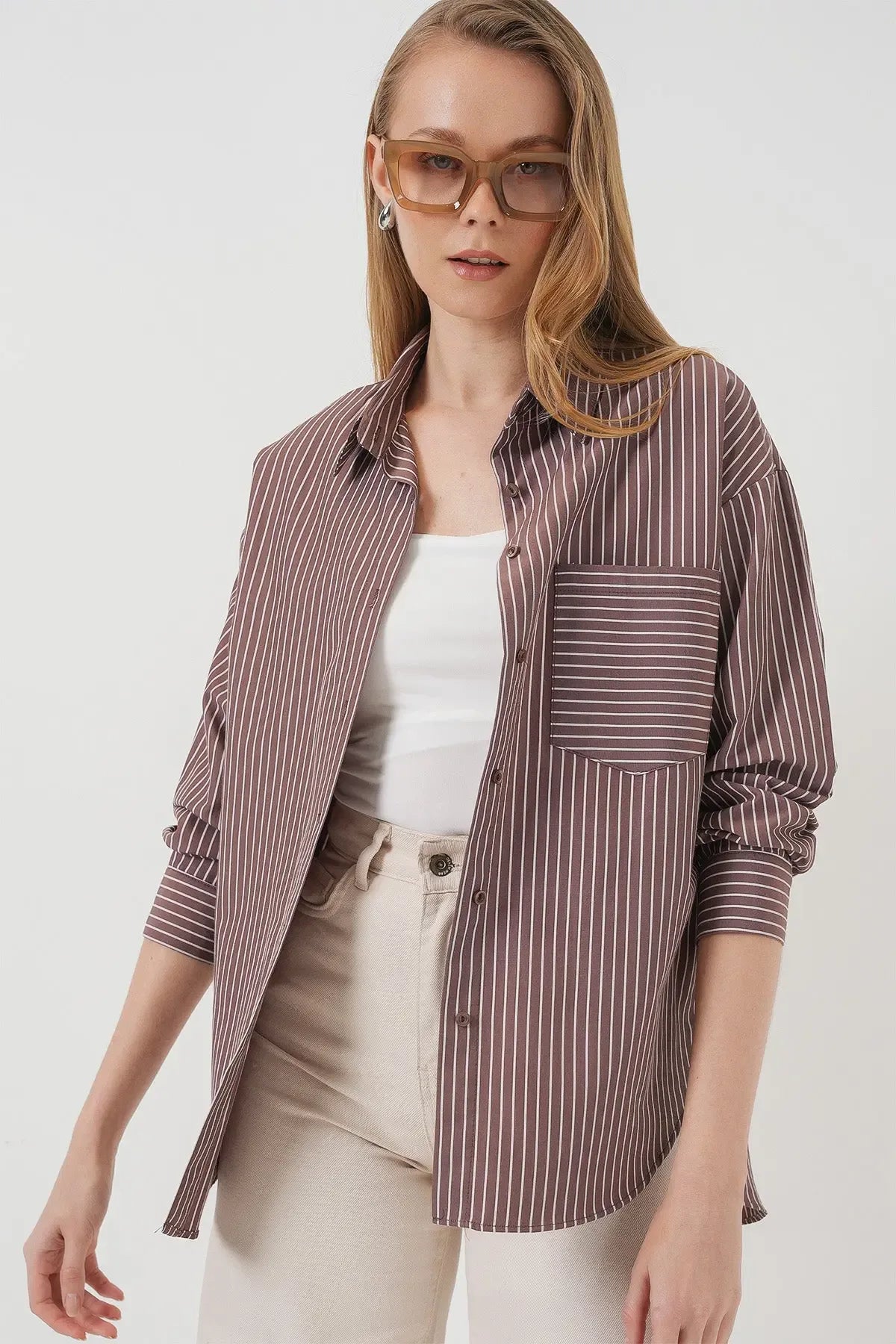 20205 Chemise oversize rayée avec poche - Justyol