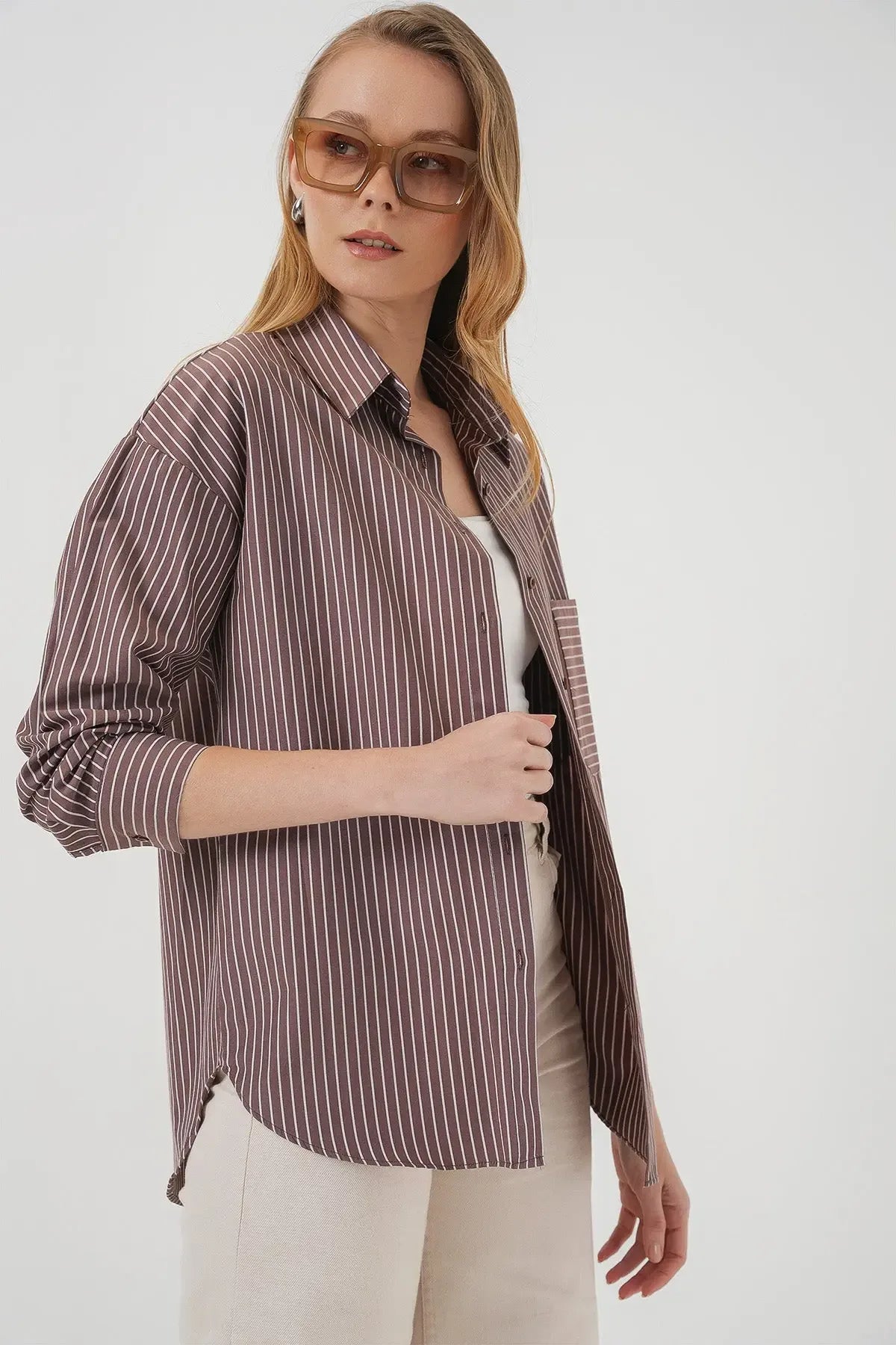 20205 Chemise oversize rayée avec poche - Justyol