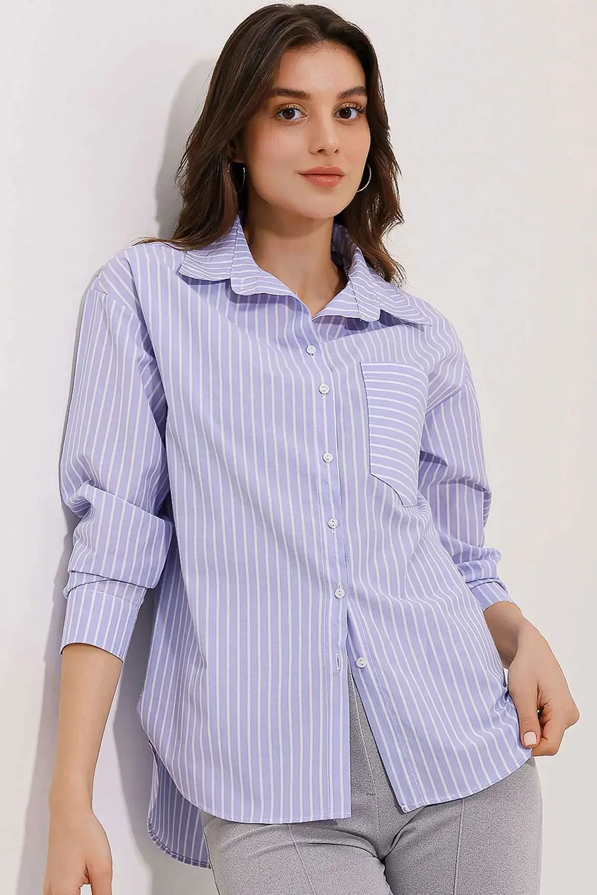 20205 Chemise oversize rayée avec poche - Justyol