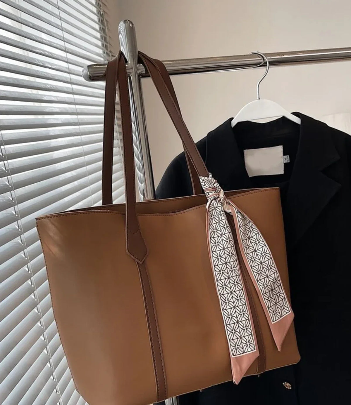 Sac à Main Femme Été – Sac à Bandoulière Noir, Sac Tote Grande Capacité, Sac Commuter Tendance - Justyol