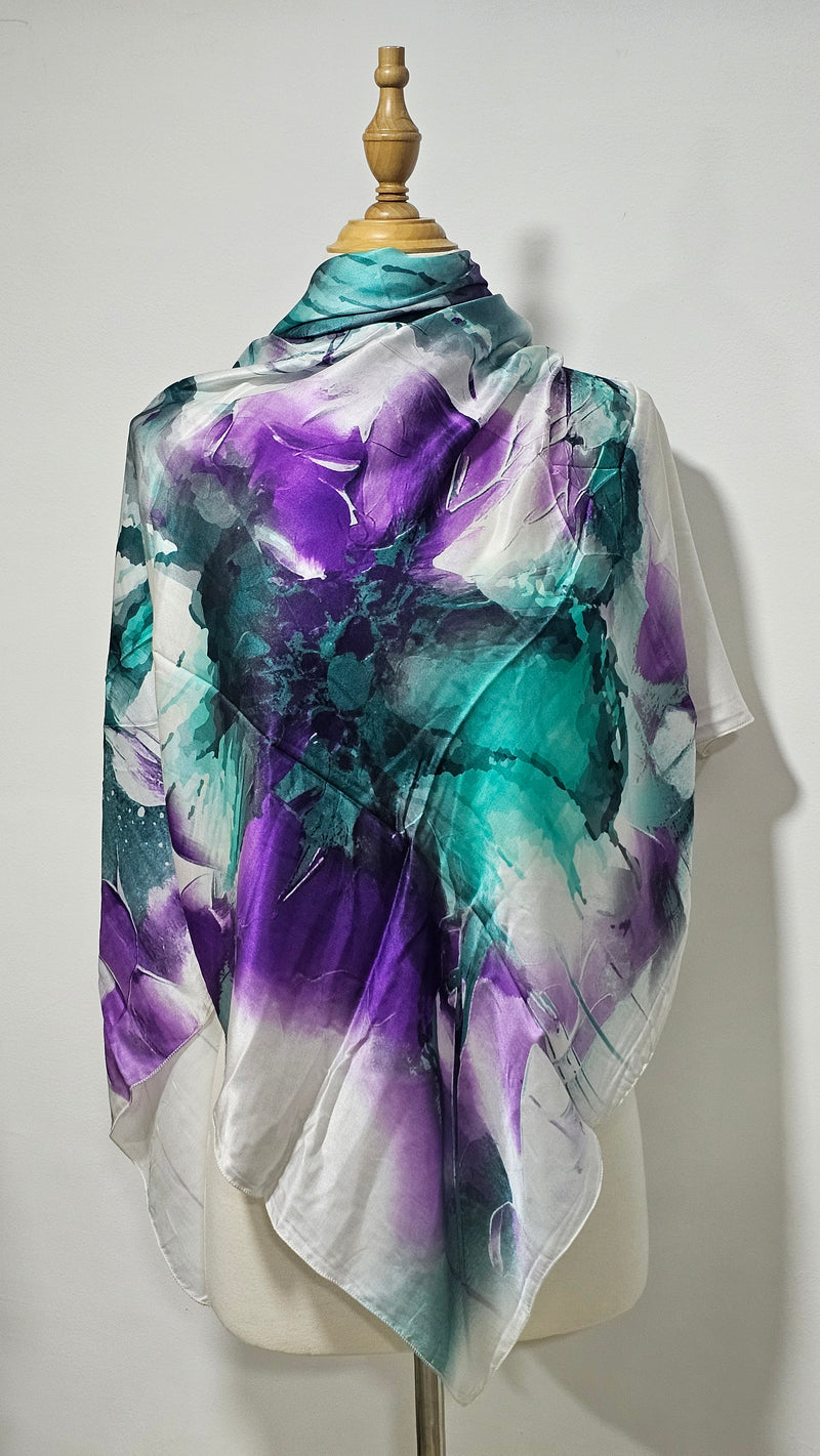 Foulard en Soie Artistique – Élégance Intemporelle