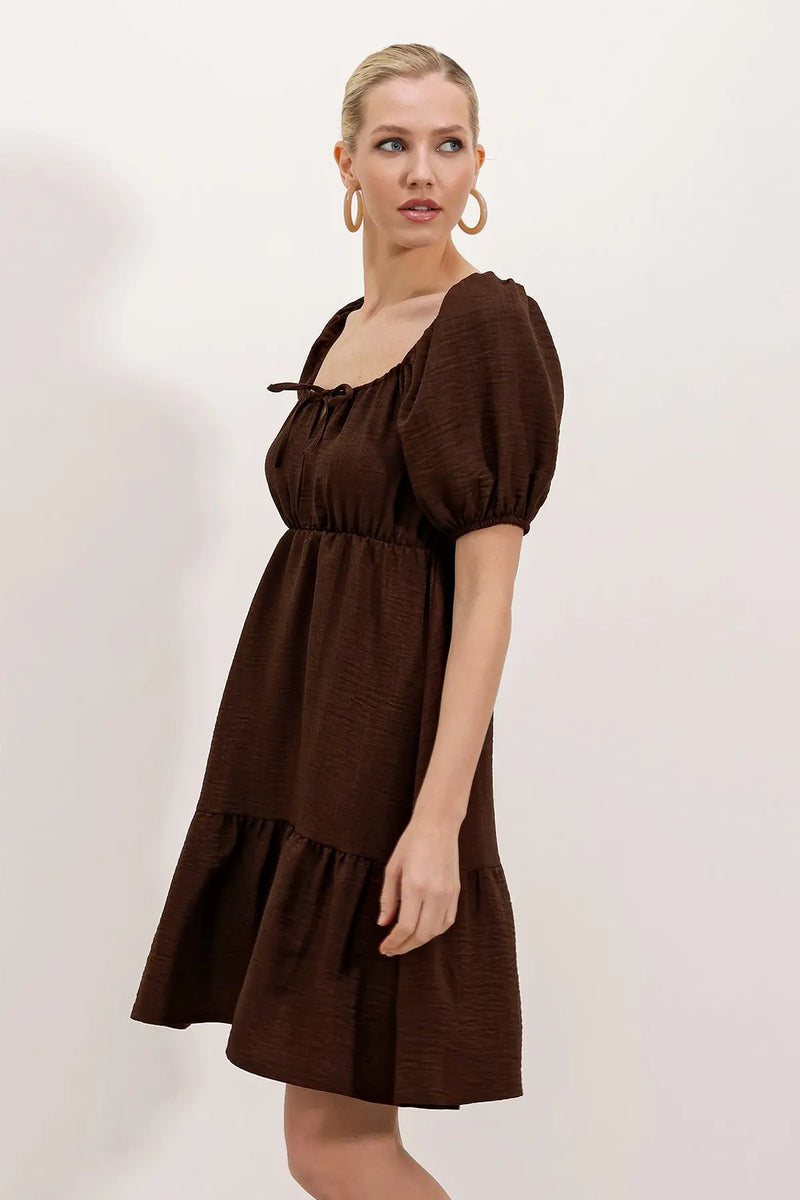 Robe Courte Évasée en Popeline – Coupe Klos Élégante