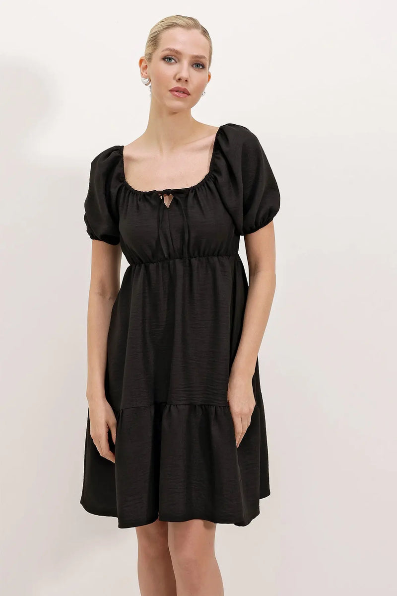 Robe Courte Évasée en Popeline – Coupe Klos Élégante