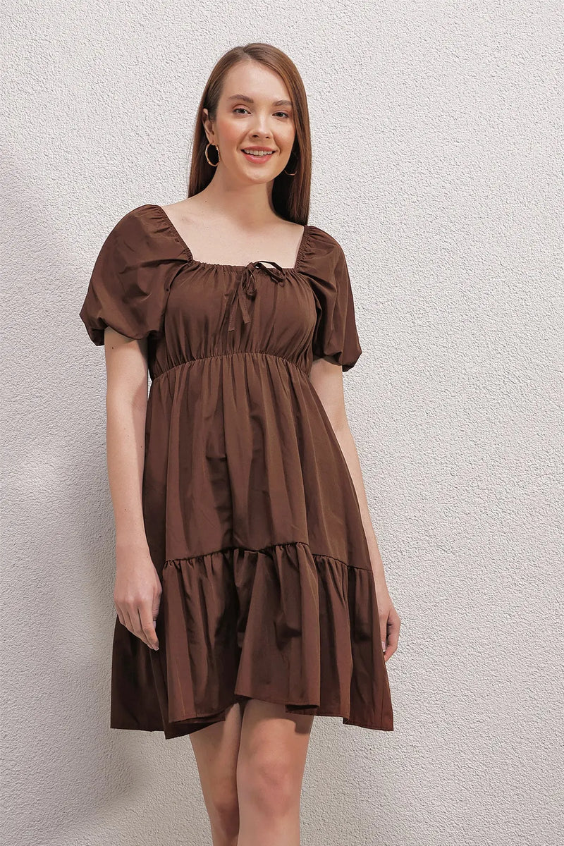Robe Courte Évasée en Popeline – Coupe Klos Élégante