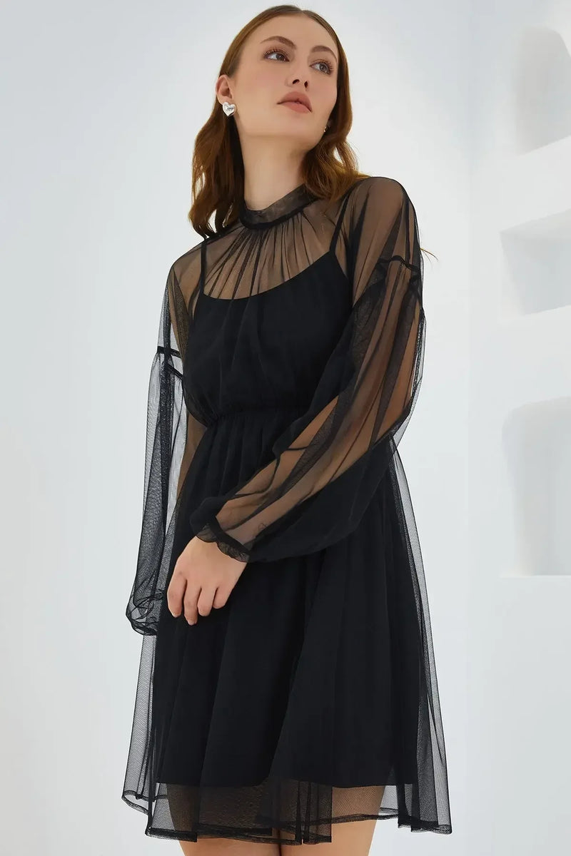Robe mini femme avec détails en tulle élégants 2485