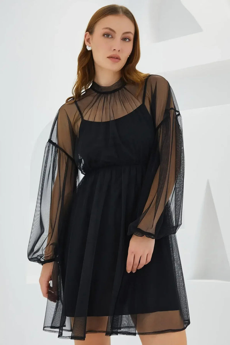 Robe mini femme avec détails en tulle élégants 2485