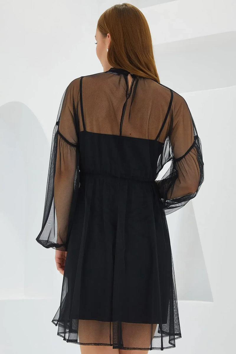 Robe mini femme avec détails en tulle élégants 2485