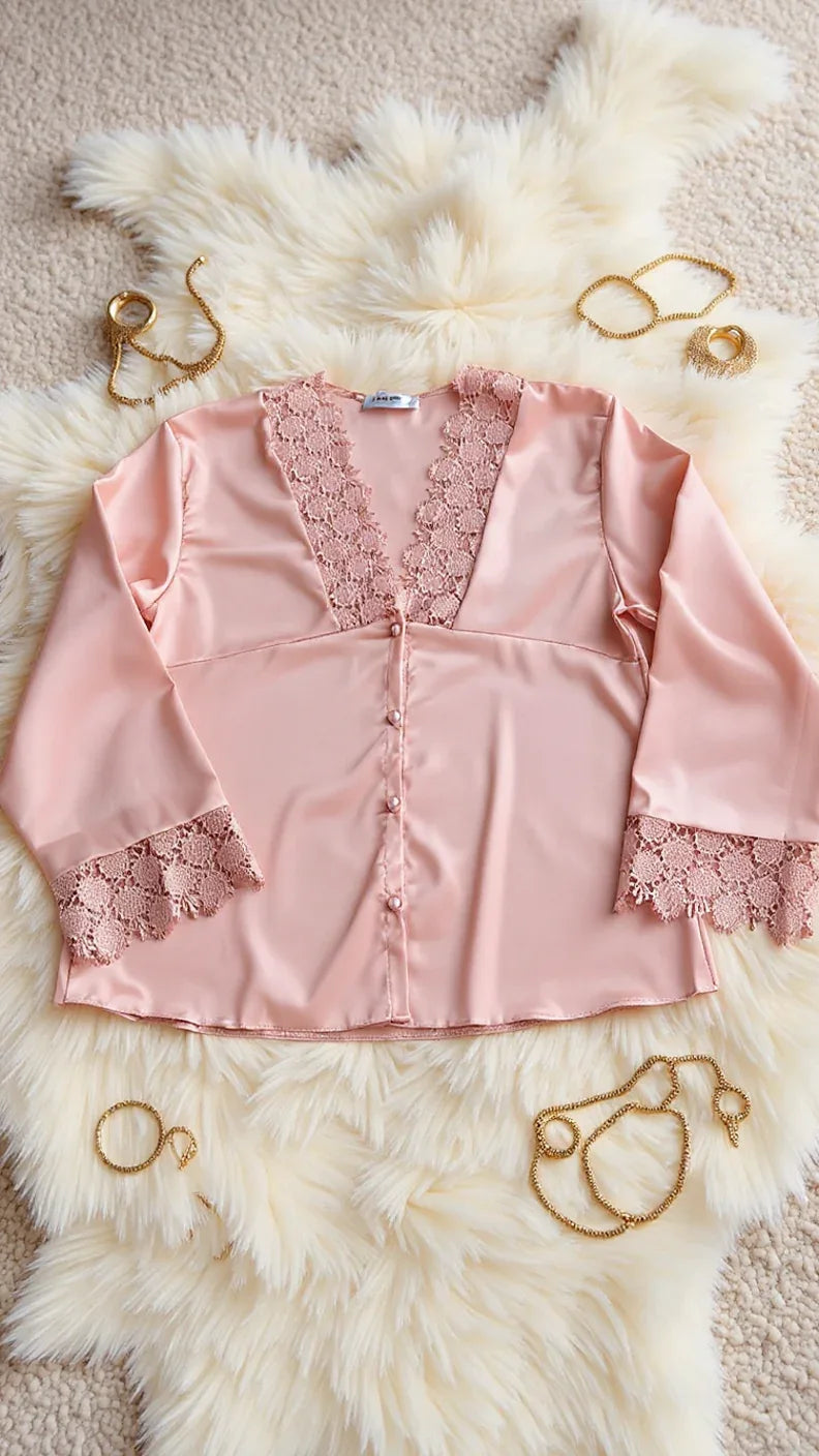 Ensemble pyjama satin raffiné avec détails en dentelle - Justyol