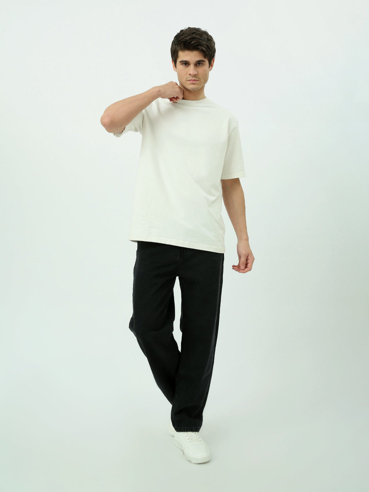Jean homme au design moderne et à la coupe confortable – JNS24GMBW22140TM1