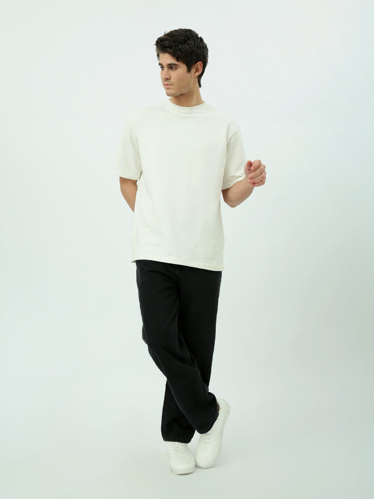 Jean homme au design moderne et à la coupe confortable – JNS24GMBW22140TM1