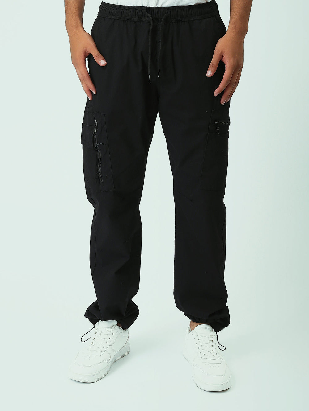 سروال رياضي رجالي بتصميم عصري وجيوب جانبية بسحّاب - JOG25GGBS24254TM1