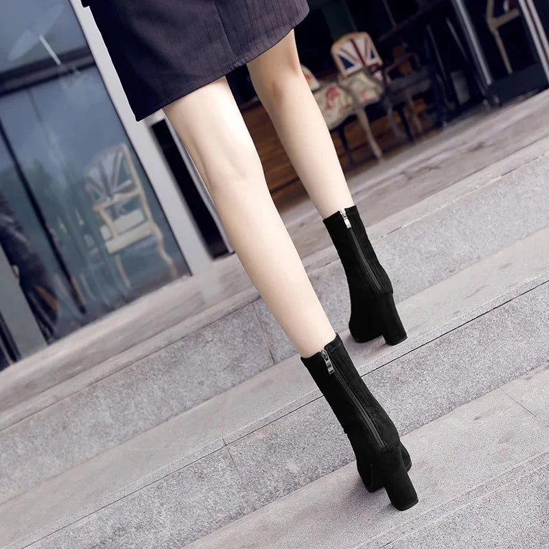 Bottes Chelsea Femme à Talon Haut – Bottines Suède avec Pointe Pointue, Talon Carré et Fermeture Éclair pour l’Automne/Hiver