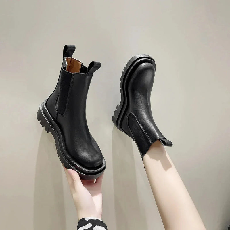 Bottes Femme Luxueuses et Modernes avec Semelle Épaisse – Look Puissant et Tendance