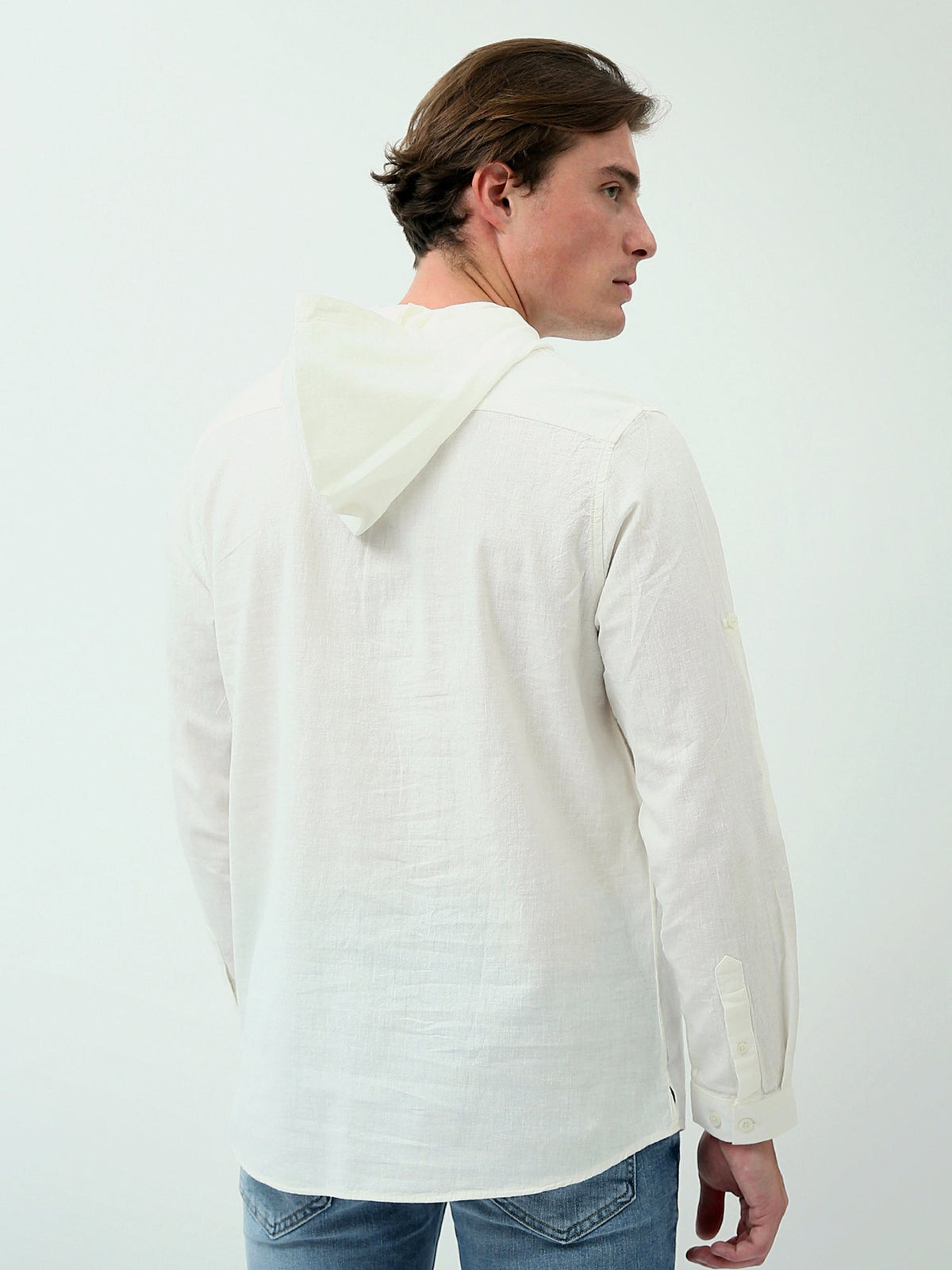 Chemise homme à manches longues au design moderne avec poche frontale – SHI24SEIH19548TM1