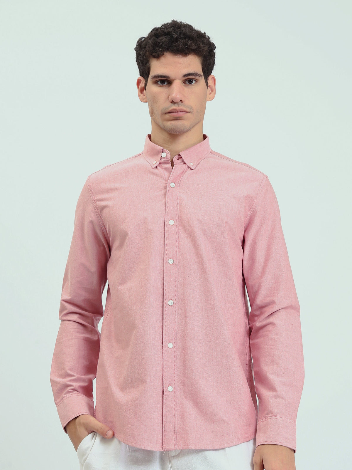 قميص رجالي بأكمام طويلة وياقة Button-Down وقصة Regular – كاجوال شيك - SHI25GEOR19000TM1