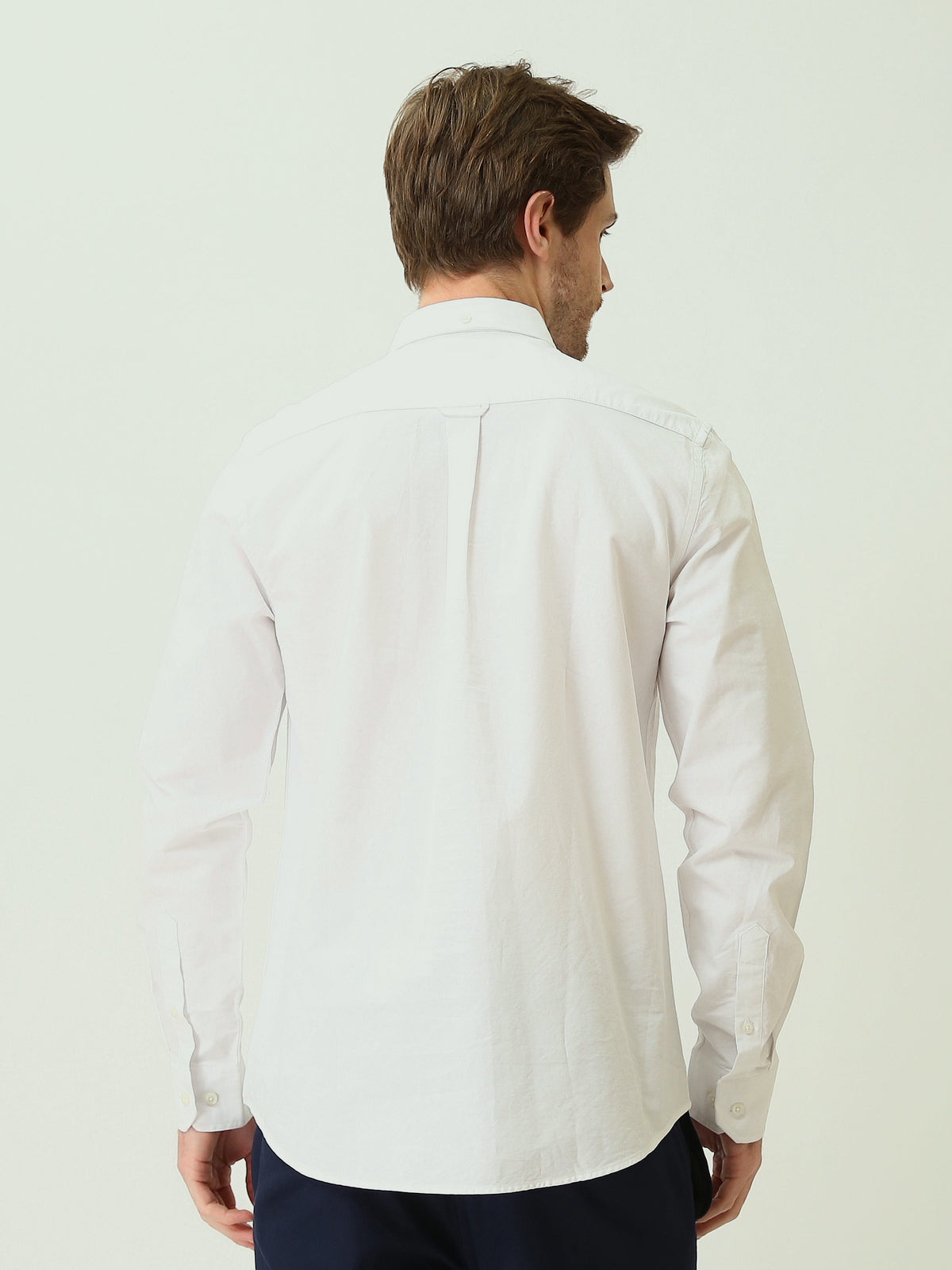 قميص رجالي سادة بأكمام طويلة وياقة Button-Down – كاجوال شيك عصري SHI25SEOR16950TM1