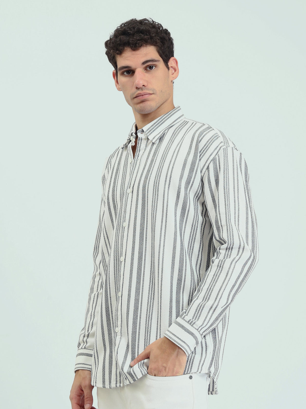 قميص رجالي بخطوط طولية وقصة Regular – كاجوال شيك عصري - SHI25SSCR16032TM1