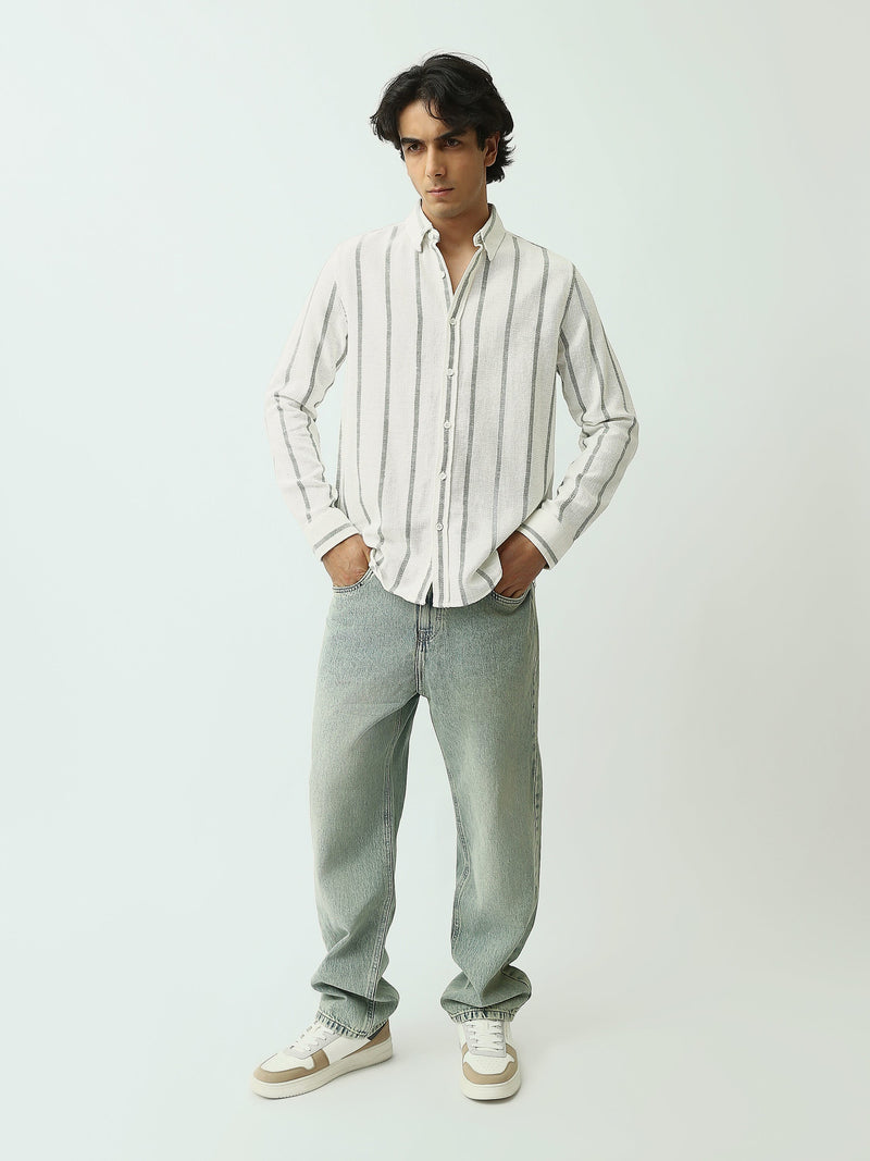 قميص رجالي بخطوط طولية وقصة Relaxed مريحة – كاجوال شيك عصري - SHI25SSCR16033TM1