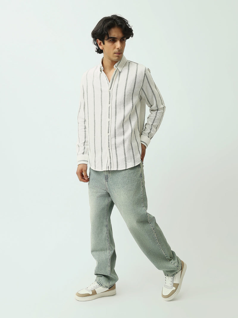 قميص رجالي بخطوط طولية وقصة Relaxed مريحة – كاجوال شيك عصري - SHI25SSCR16033TM1
