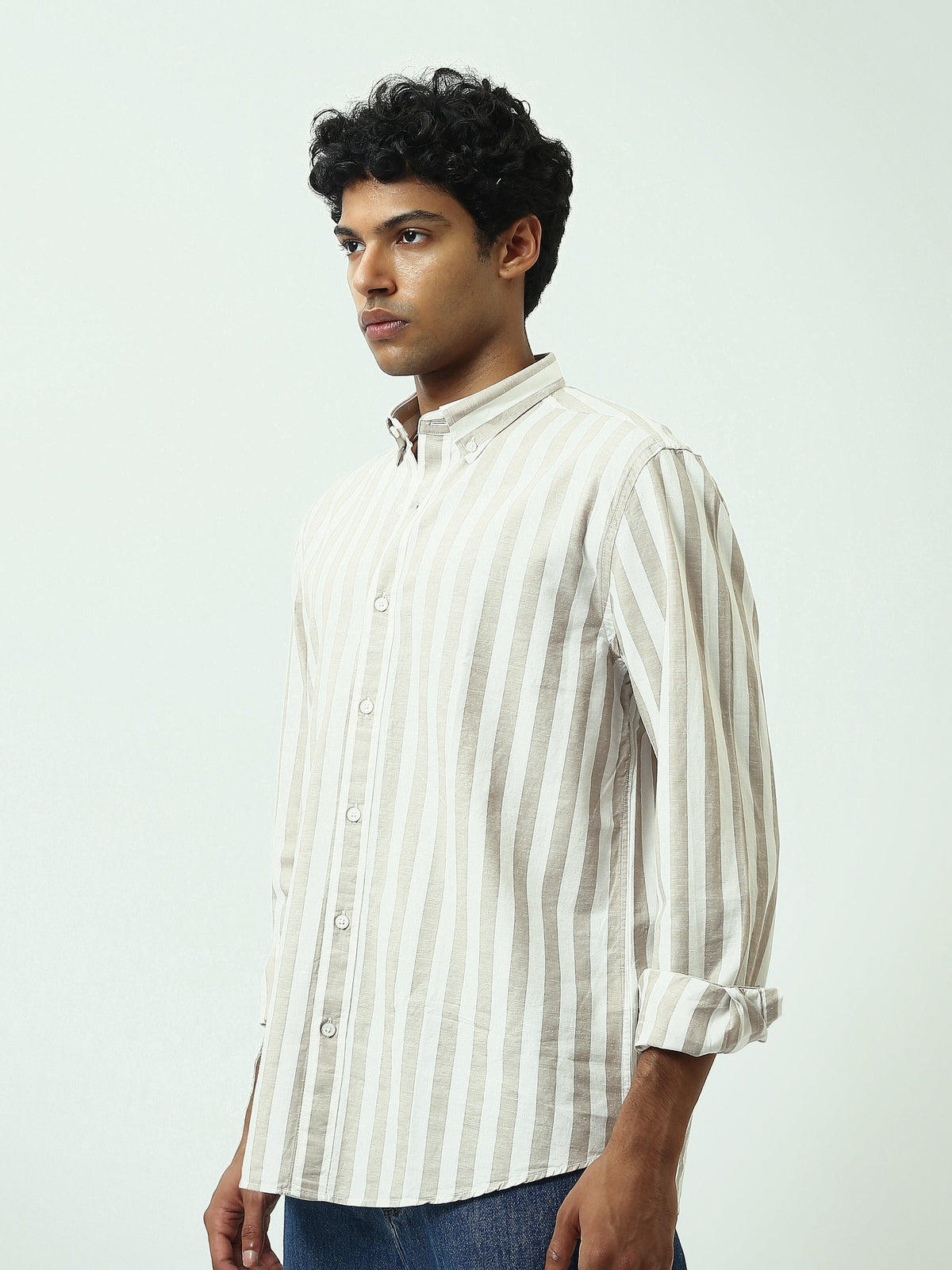 قميص رجالي بخطوط طولية وياقة Button-Down وأكمام طويلة – كاجوال شيك - SHI25SSIR17482TM1