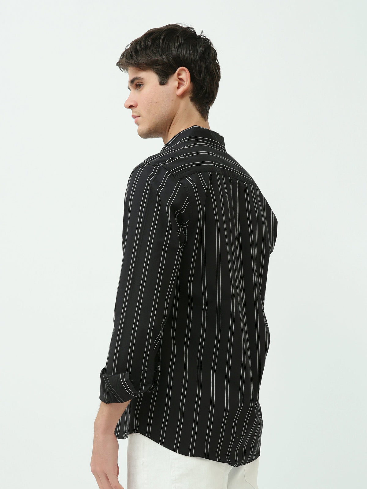 Chemise Homme Slim Fit – Rayures Noires et Blanches – SHI25SSLR19465TM1