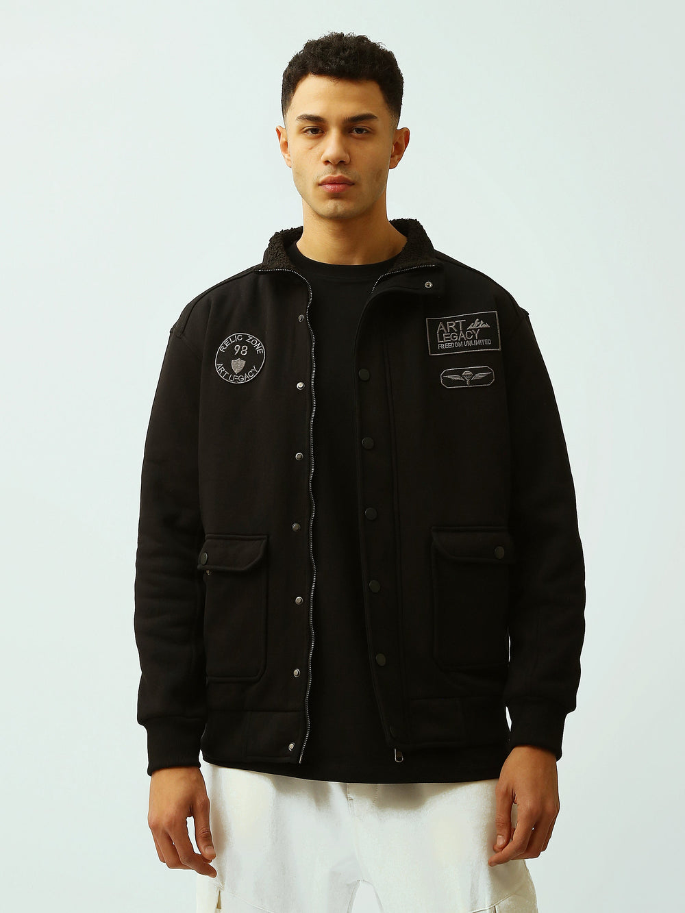 Veste Homme Noire à Col Montant avec Écussons – Style Streetwear - SWS26WZES26417TM1