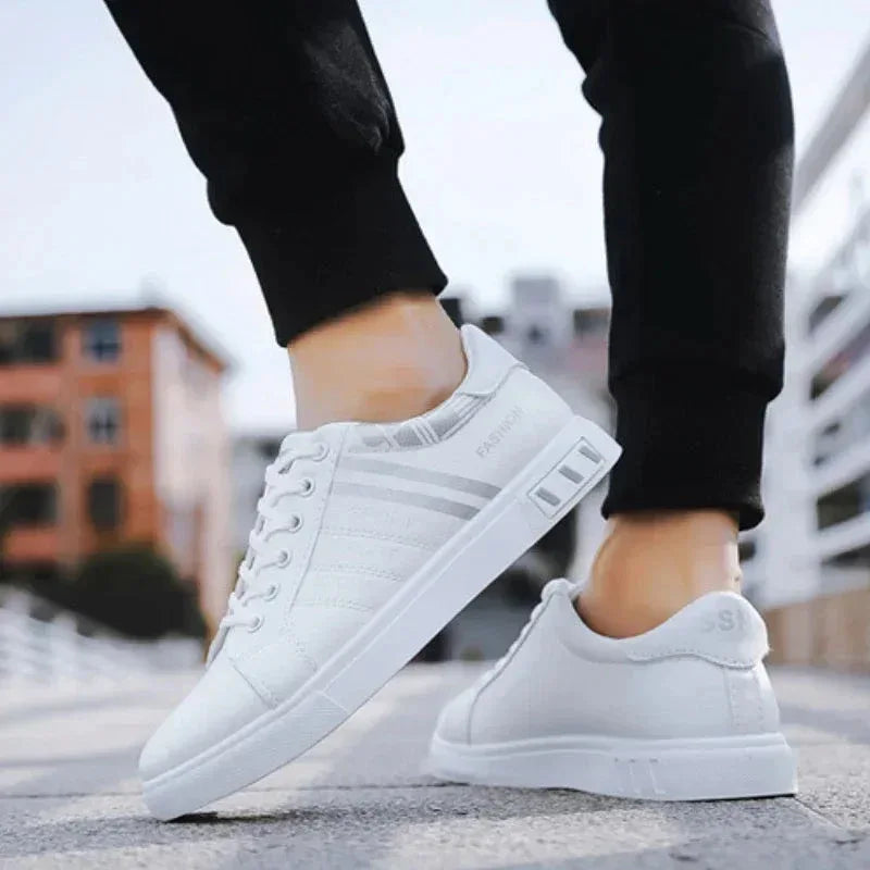 Sneakers Homme Blanc avec Design Moderne et Casual – Élégance et Confort