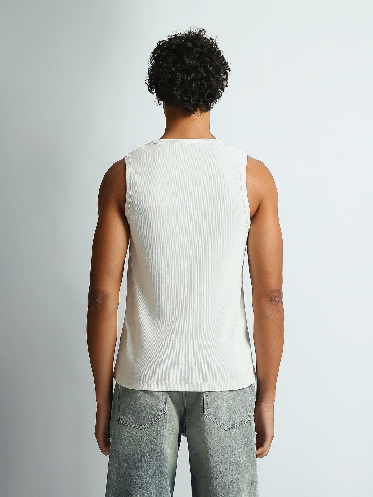 تيشيرت رجالي بدون أكمام مضلع بقصة Regular Fit - TNK26S20800001TM1