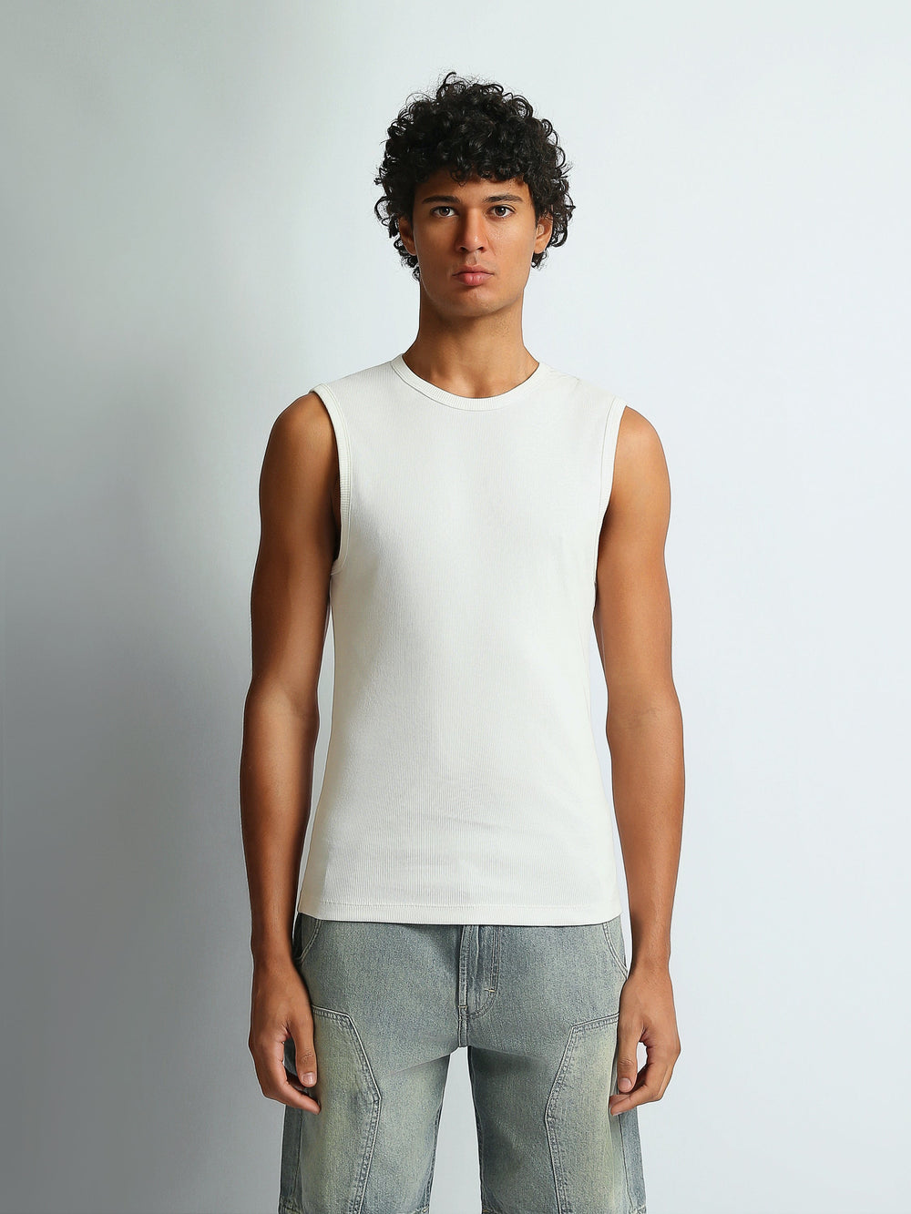 تيشيرت رجالي بدون أكمام بقصة Regular Fit وياقة دائرية - TNK26S20800002TM1