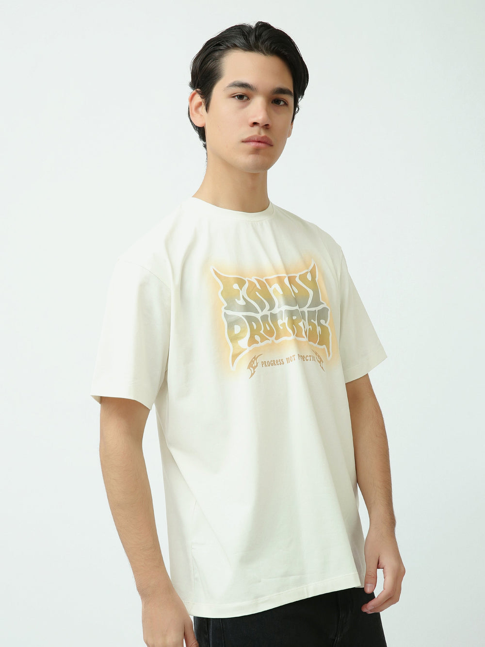 T-shirt homme off-white avec imprimé "PROGRESS" – Style motivant et moderne - TSH25SPRO20405TM1