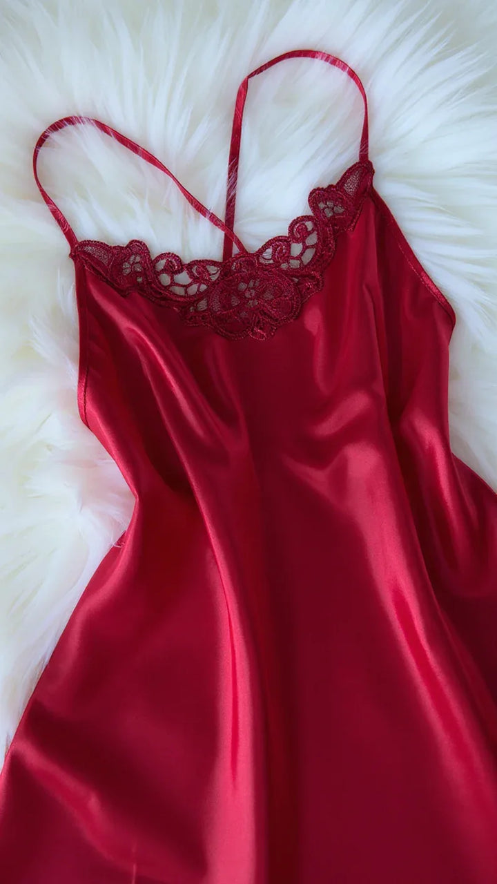 Nuisette 112 -Nuisette en satin avec dentelle douce pour femme