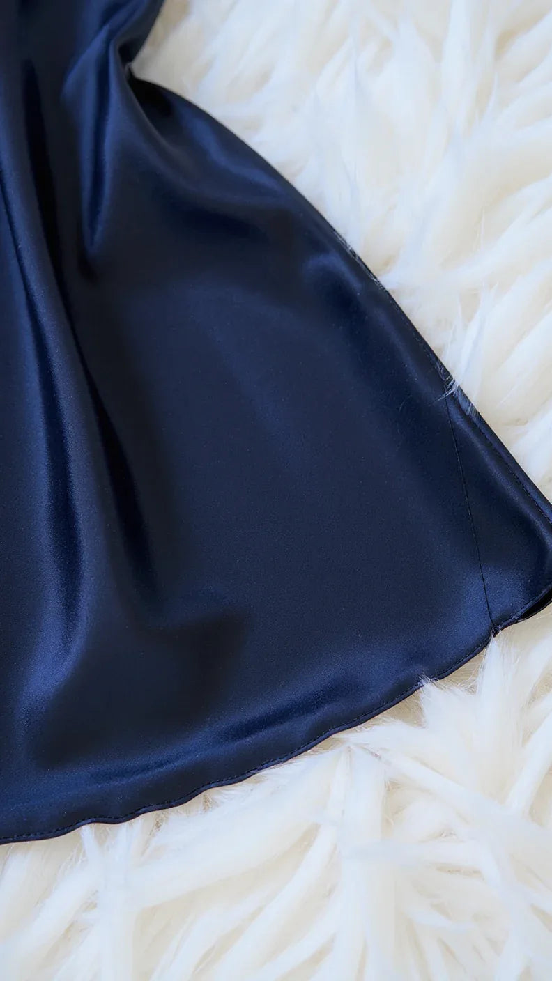 Nuisette 112 -Nuisette en satin avec dentelle douce pour femme