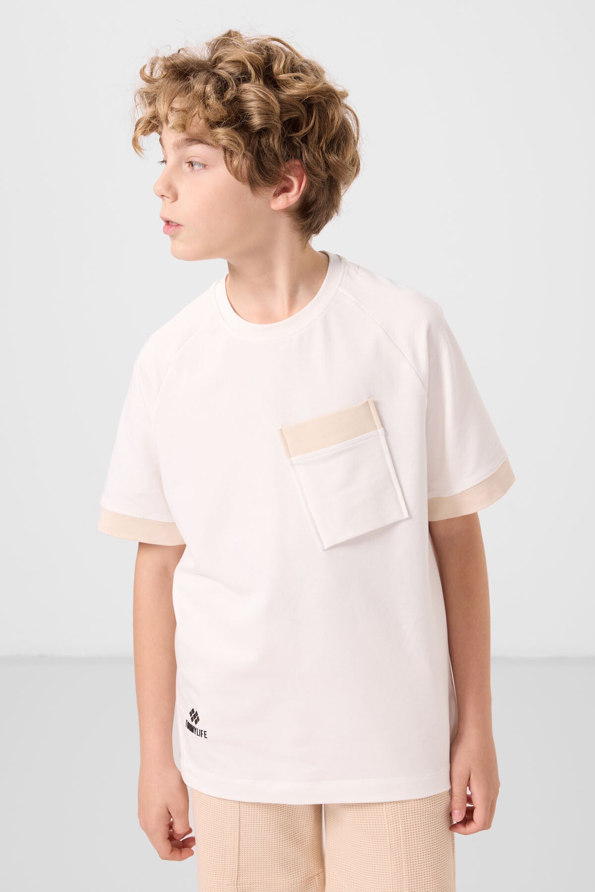 pamuklu yumuşak dokulu oversize cep detayli erkek çocuk t-shirt - 11295 - Justyol