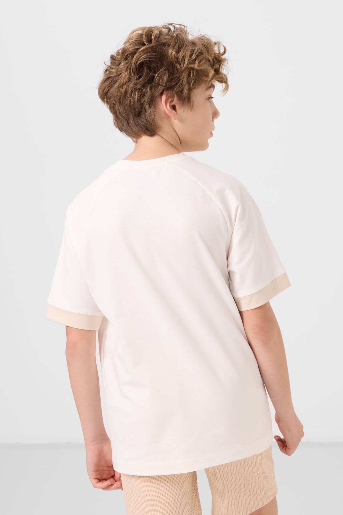 pamuklu yumuşak dokulu oversize cep detayli erkek çocuk t-shirt - 11295 - Justyol