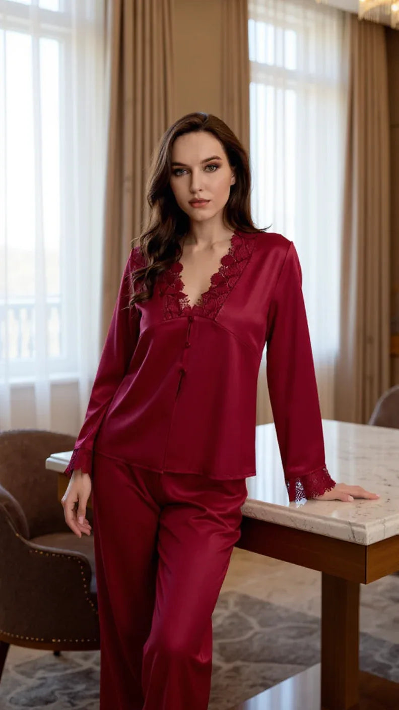 Ensemble pyjama satin raffiné avec détails en dentelle - Justyol