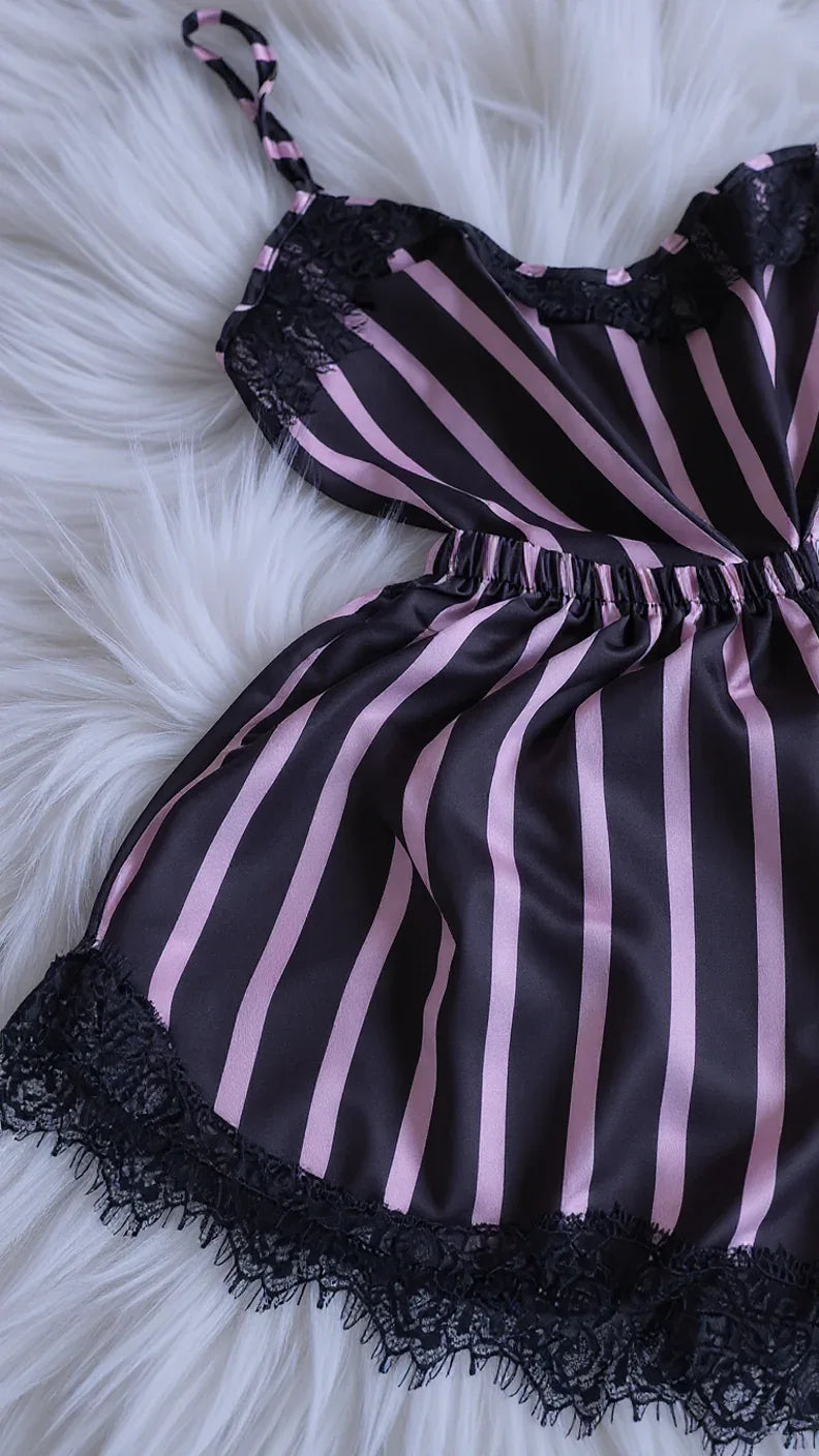 Ensemble de nuit satin rayé avec dentelle élégante - Justyol