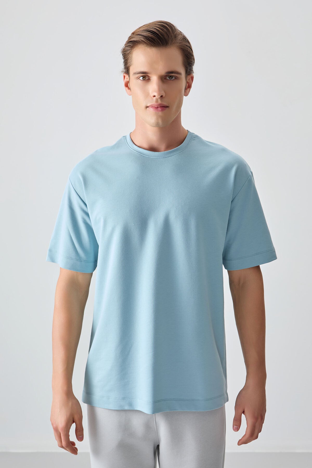 pamuklu kalin yumuşak dokulu oversize fit basic erkek t-shirt - 88377 - Justyol