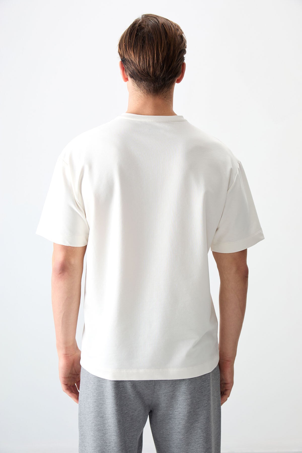 pamuklu kalin yumuşak dokulu oversize fit basic erkek t-shirt - 88377 - Justyol