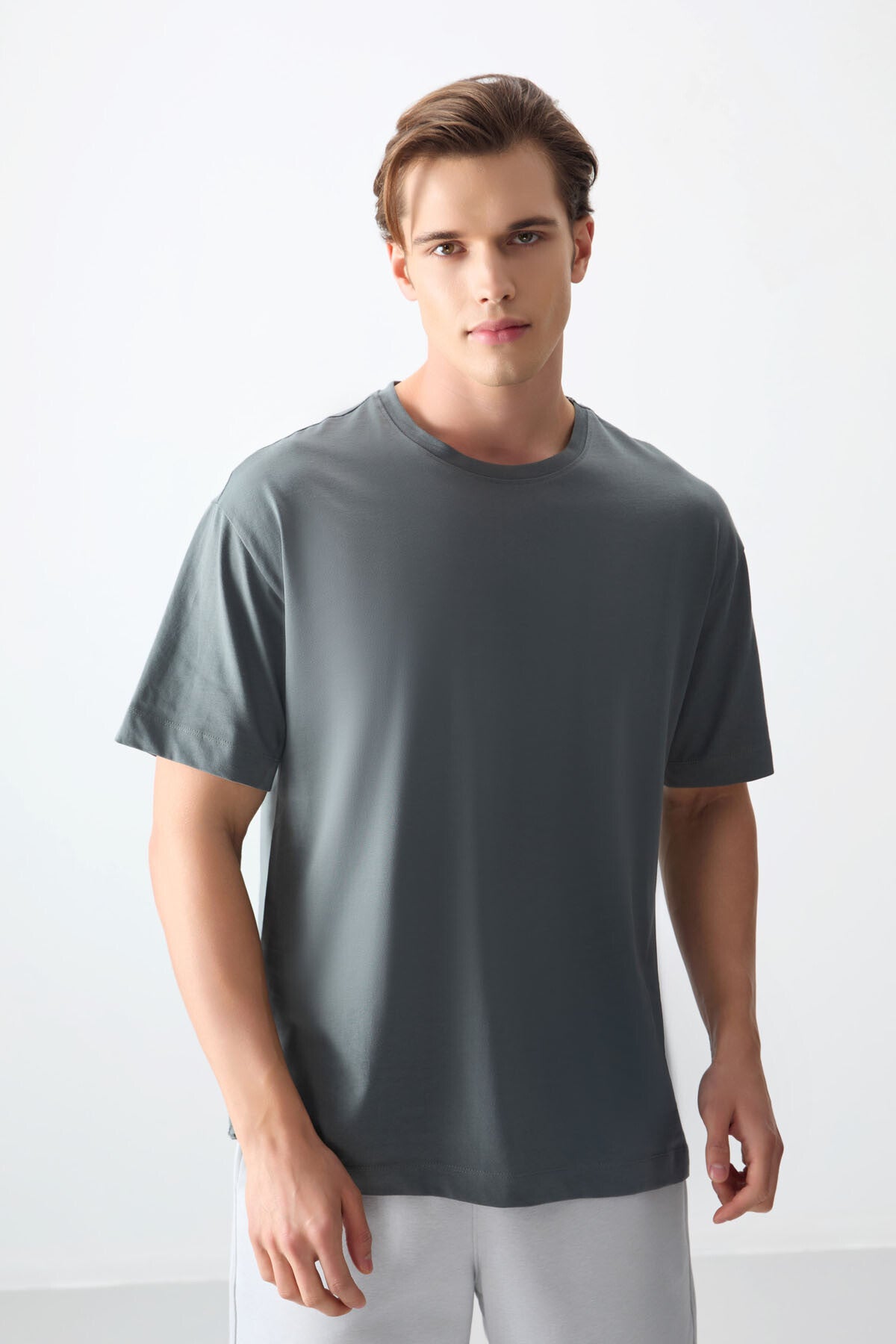 %100 pamuk kalin yumuşak dokulu oversize fit basic erkek t-shirt - 88353 - Justyol