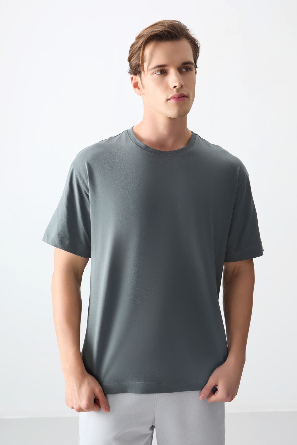 %100 pamuk kalin yumuşak dokulu oversize fit basic erkek t-shirt - 88353 - Justyol